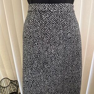 NY Collection Black and Silver Pencil Skirt